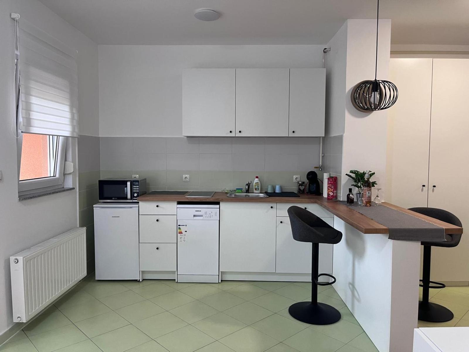 Studio Apartman - Sweet&Little Vrbovec Exteriör bild