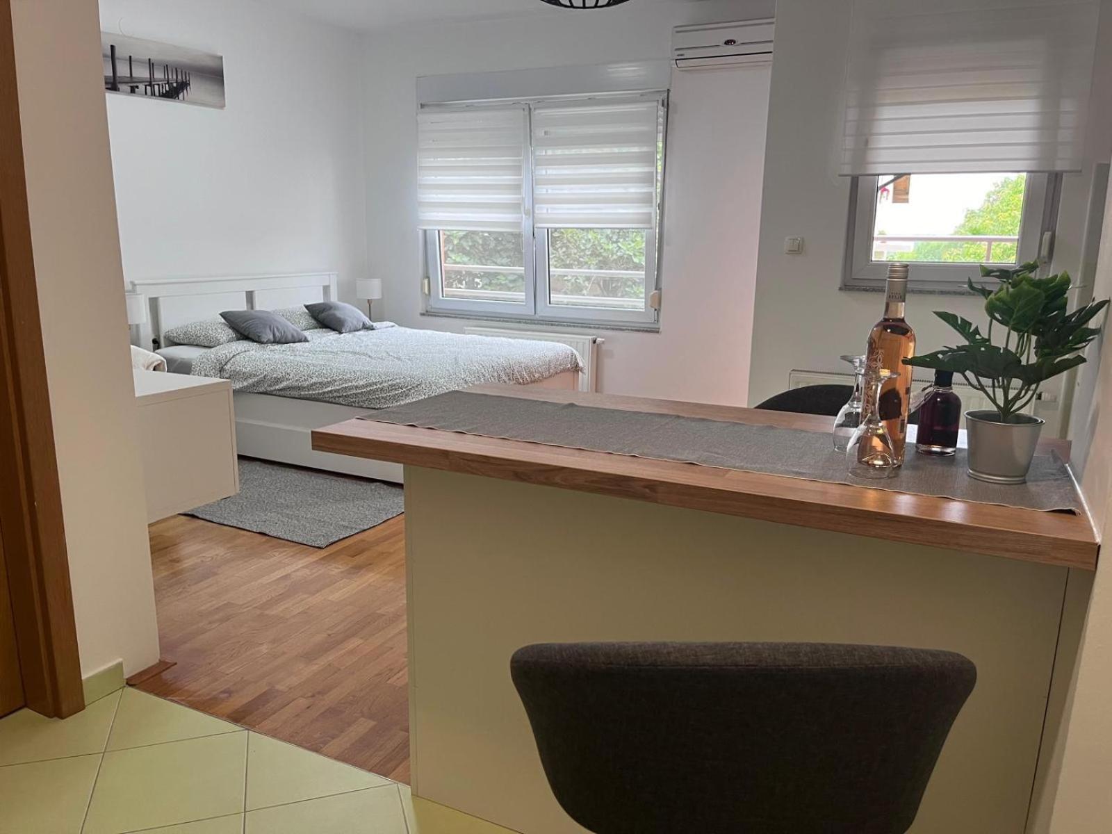 Studio Apartman - Sweet&Little Vrbovec Exteriör bild